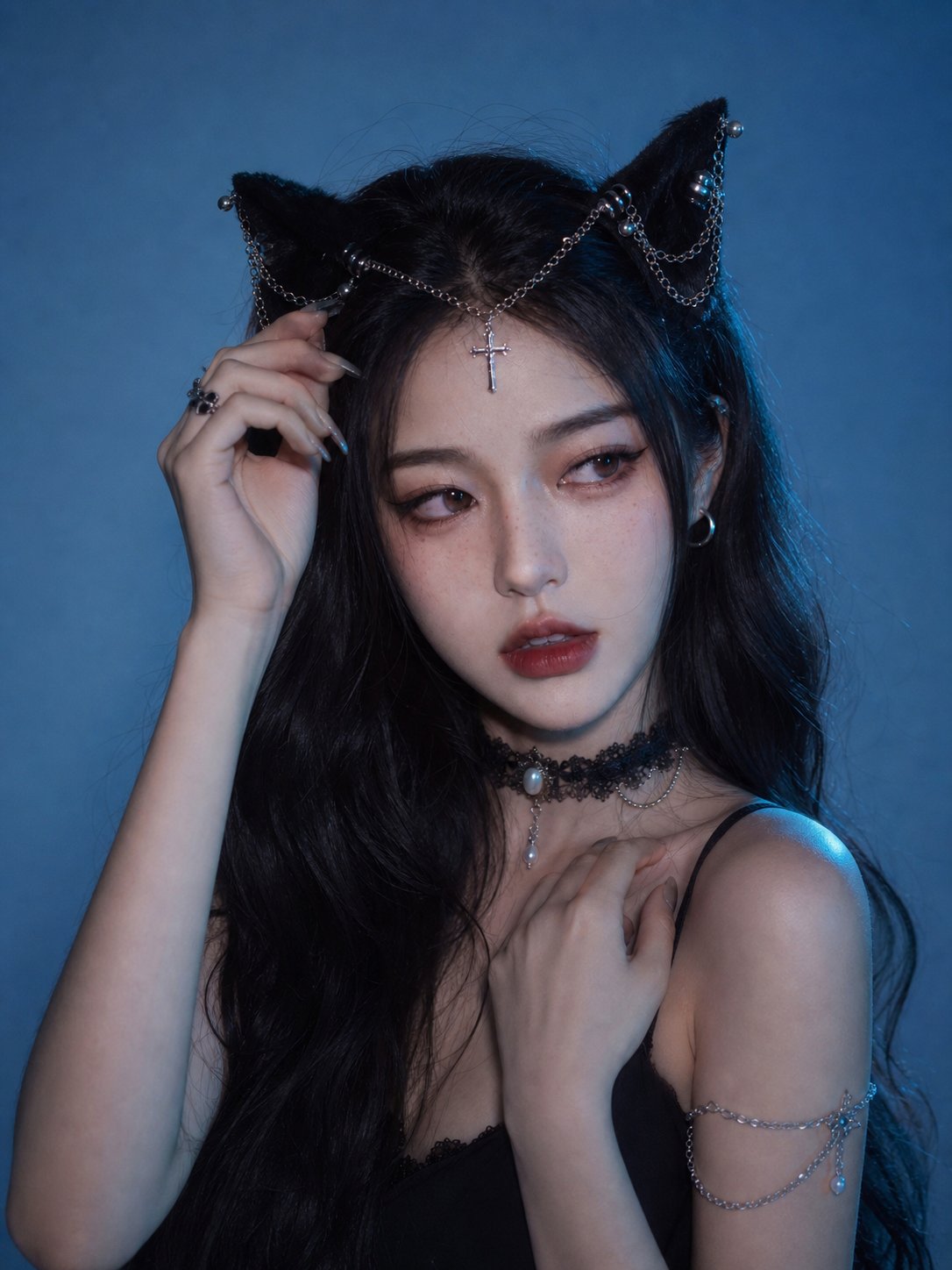 GPT写真系列之——暗黑甜酷猫系写真感 这次我想要做暗黑甜酷猫系写真感。 我的办法是通过“手有任务、眼神不接电话、构图换重心”来控制。